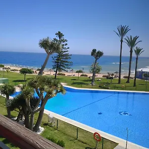 estudio-castillo-santa-clara-torremolinos.hotelsinnerja.org/