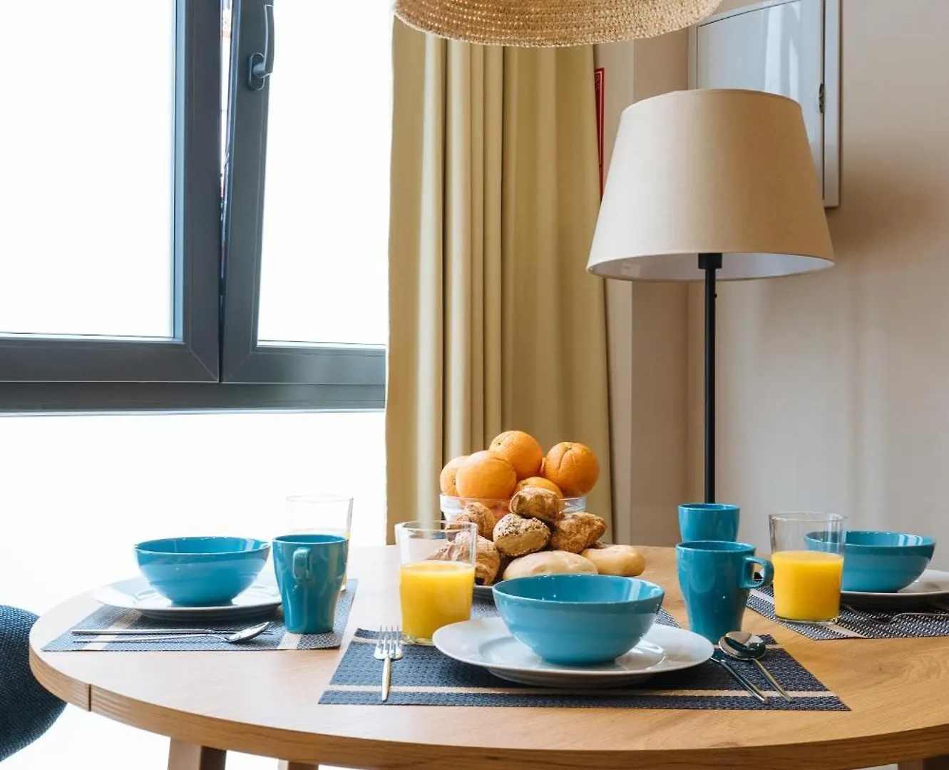 New Hostly Alameda Apartments Siviglia