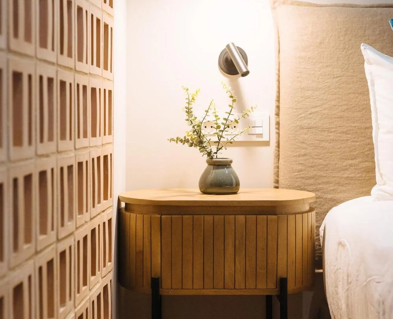 New Hostly Alameda Apartments Siviglia