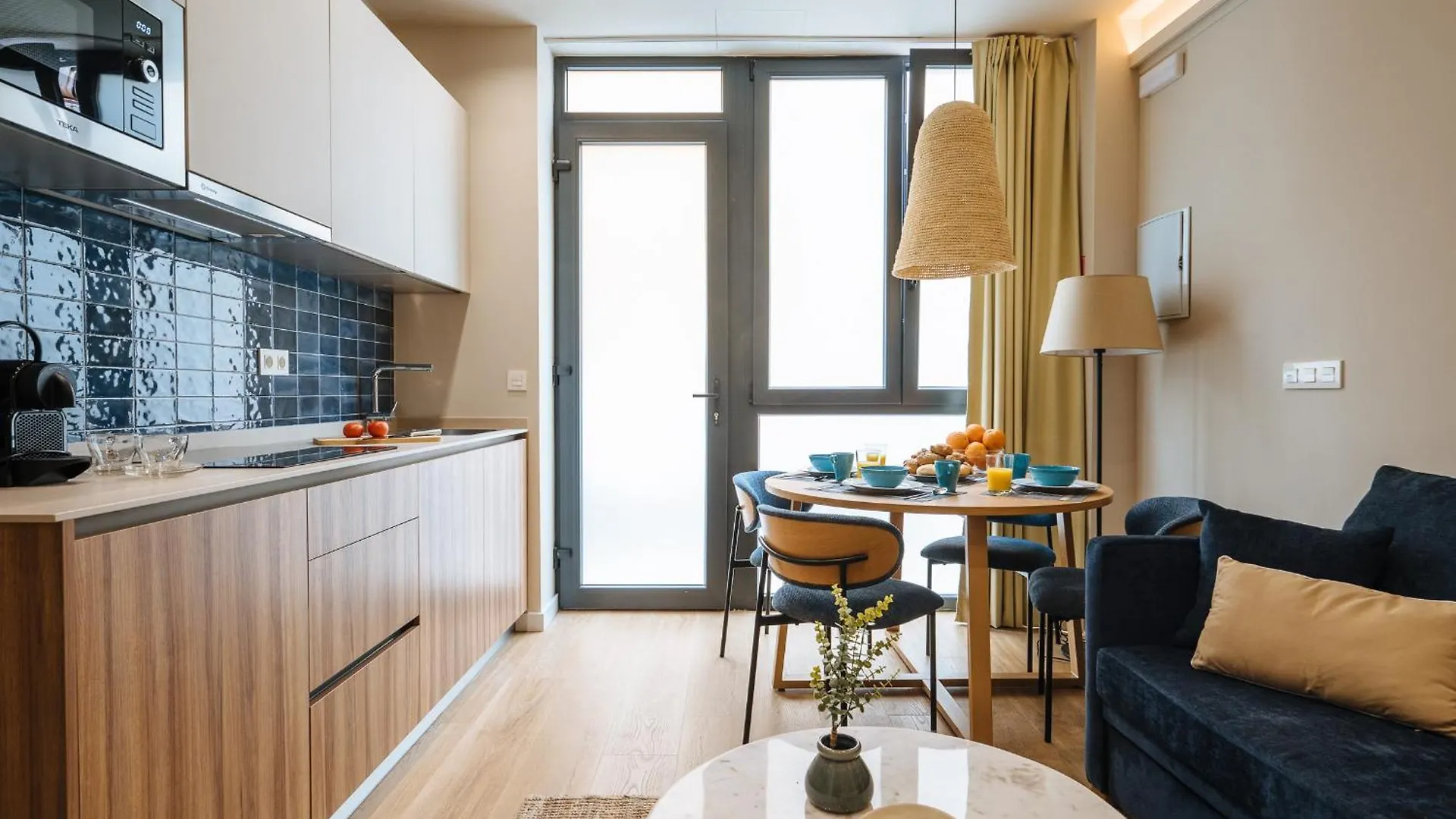 New Hostly Alameda Apartments Siviglia