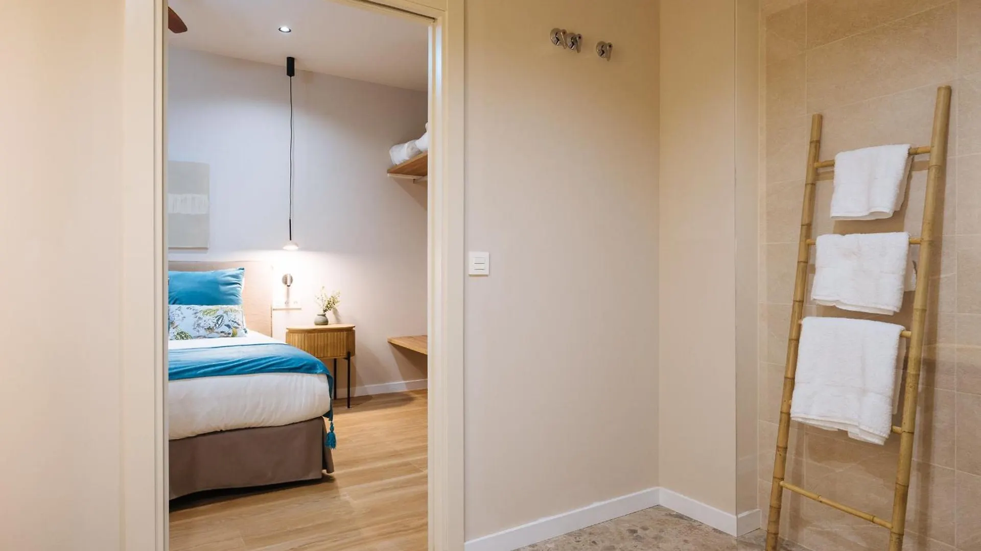 New Hostly Alameda Apartments Siviglia