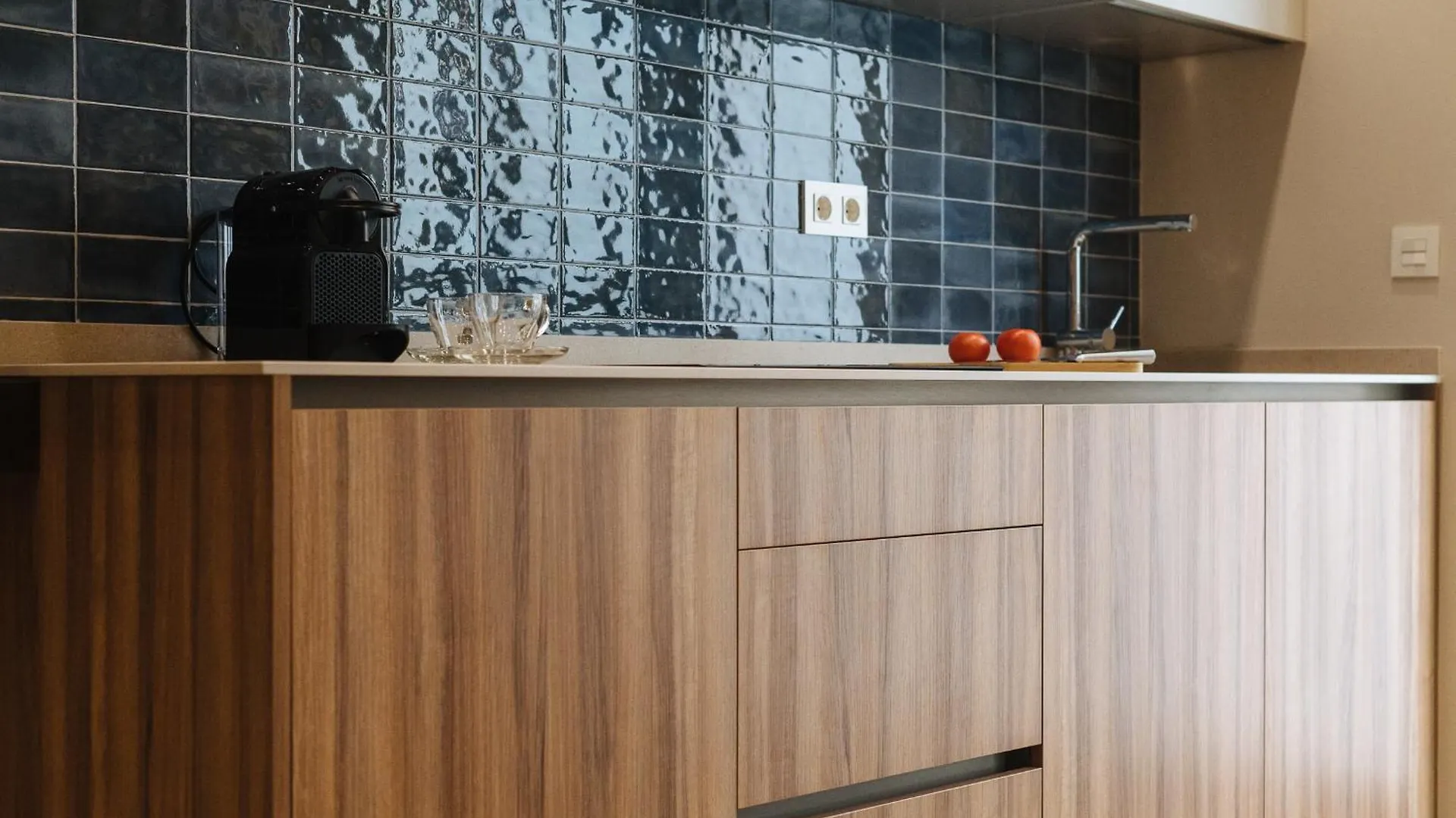 New Hostly Alameda Apartments Siviglia