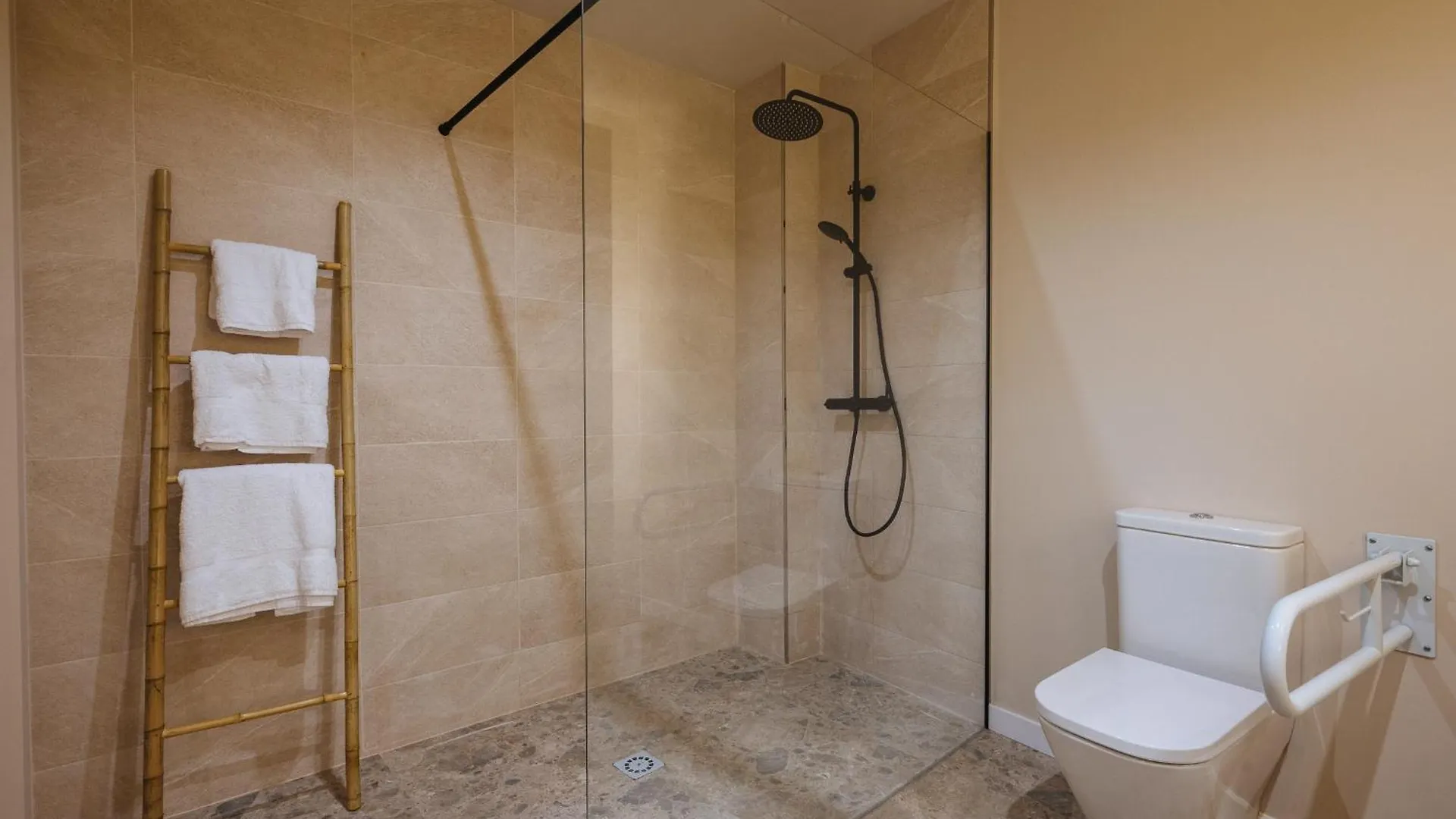 New Hostly Alameda Apartments Siviglia