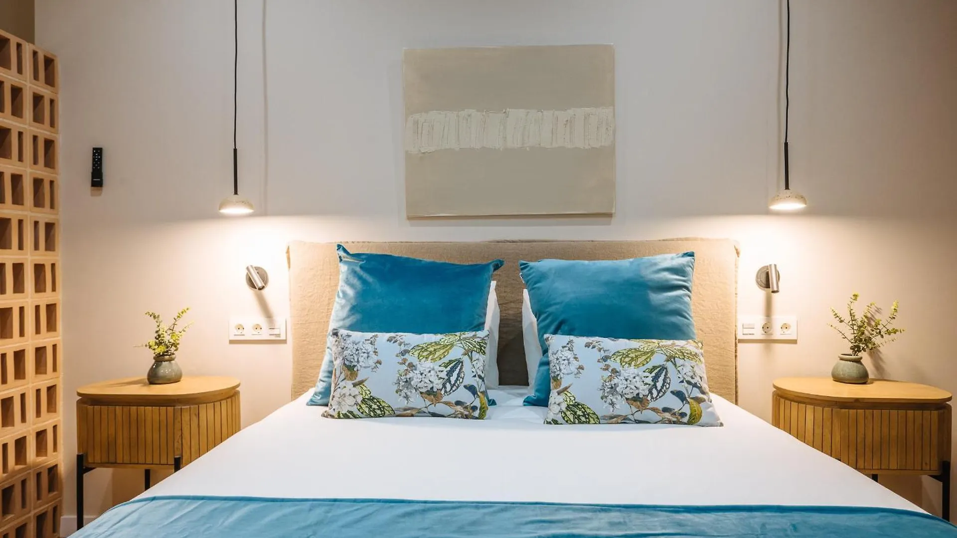 New Hostly Alameda Apartments Siviglia