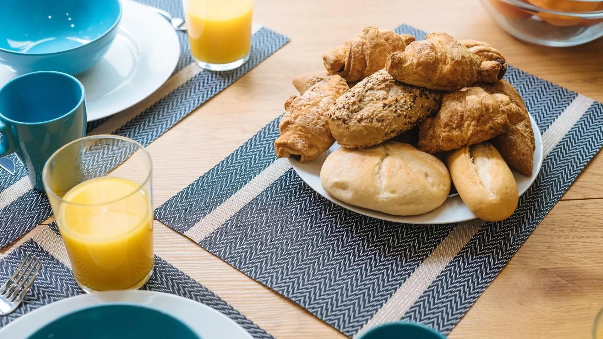 New Hostly Alameda Apartments Siviglia