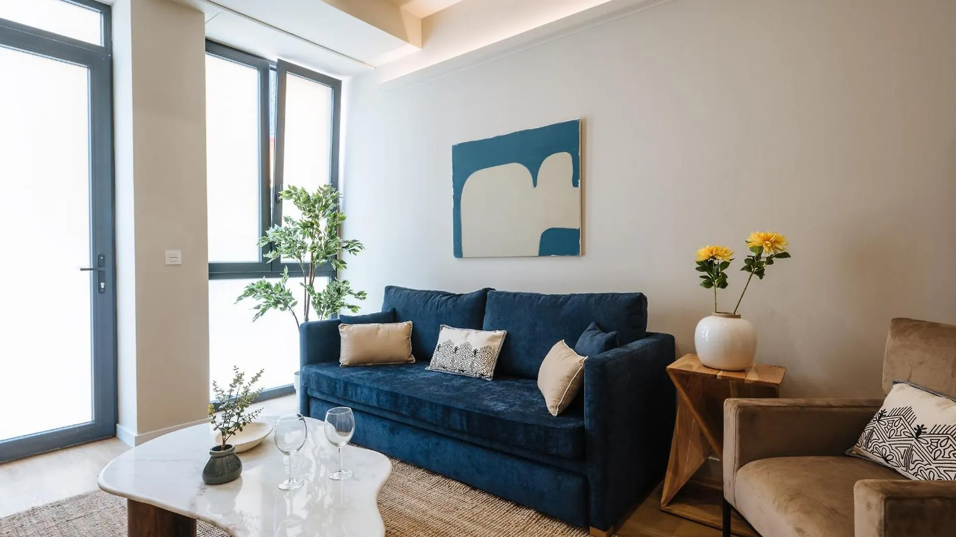 New Hostly Alameda Apartments Siviglia