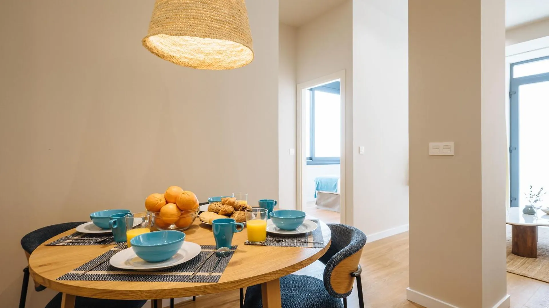 New Hostly Alameda Apartments Siviglia