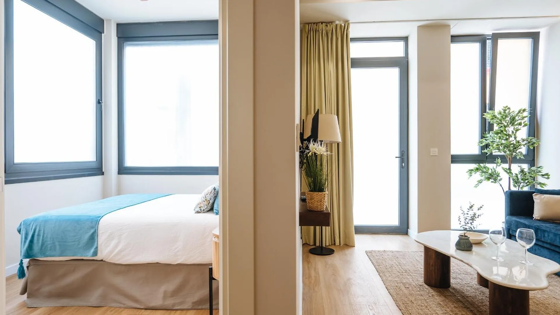 New Hostly Alameda Apartments Siviglia