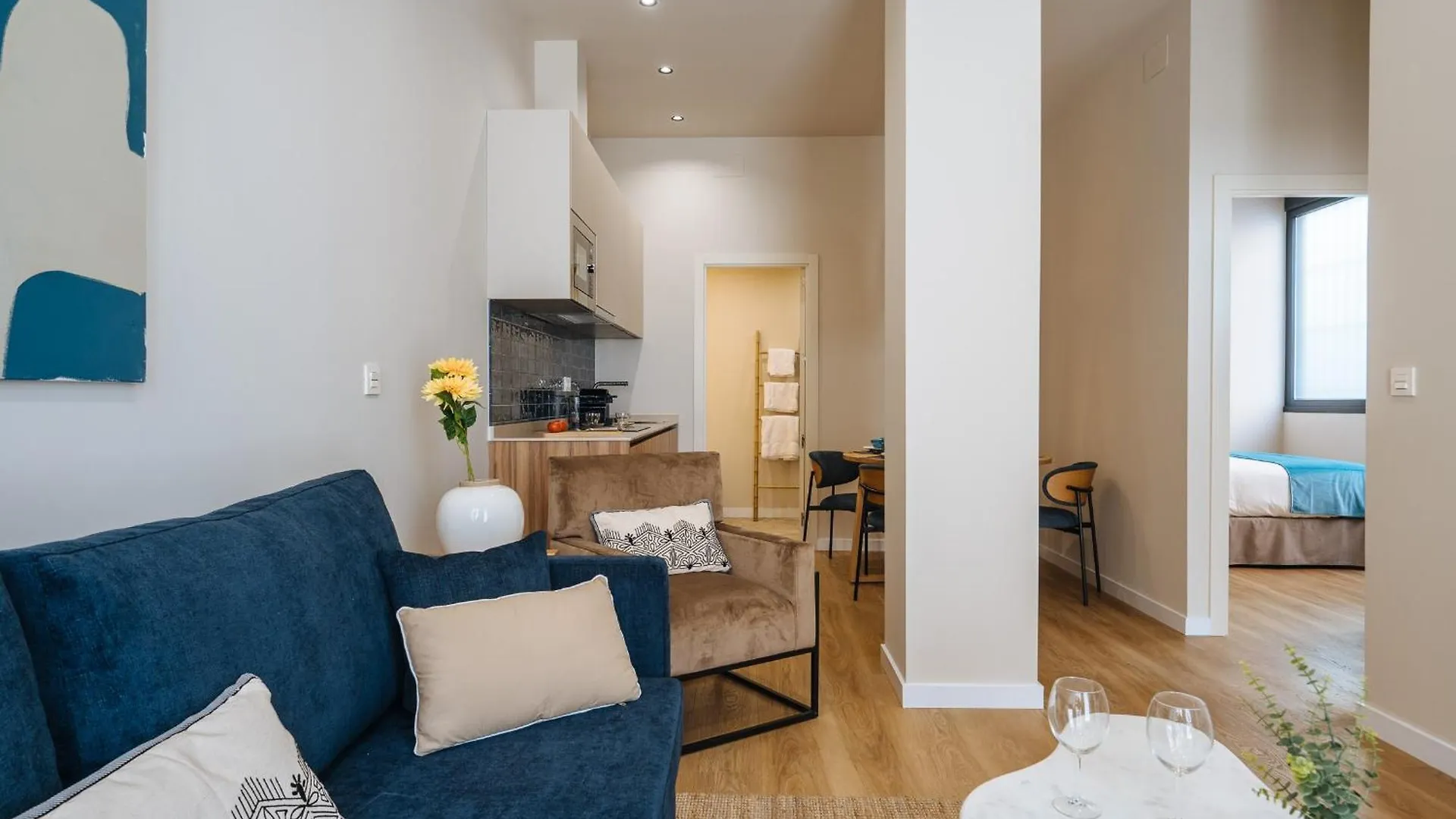 New Hostly Alameda Apartments Siviglia